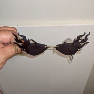 Flame lens sunglasses summer vibes